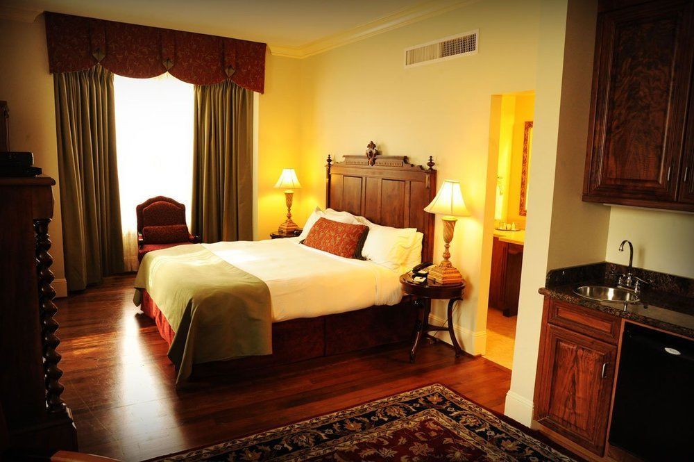 Diamond Hotel 3*