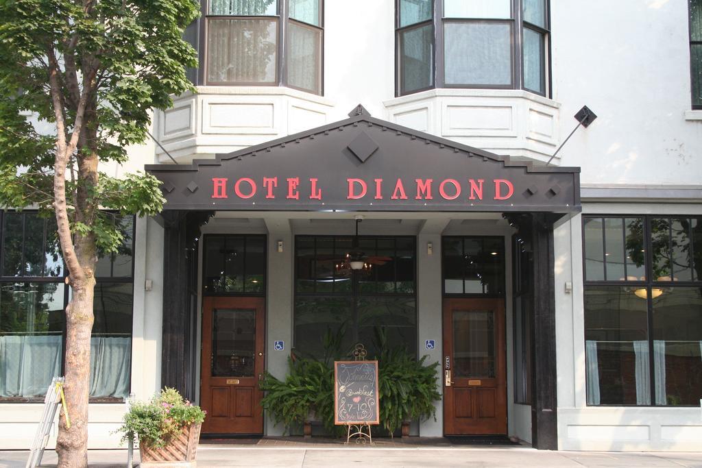 Diamond Hotel 3*